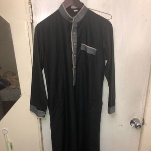 Amazing men’s jubbah! Ready for Eid
